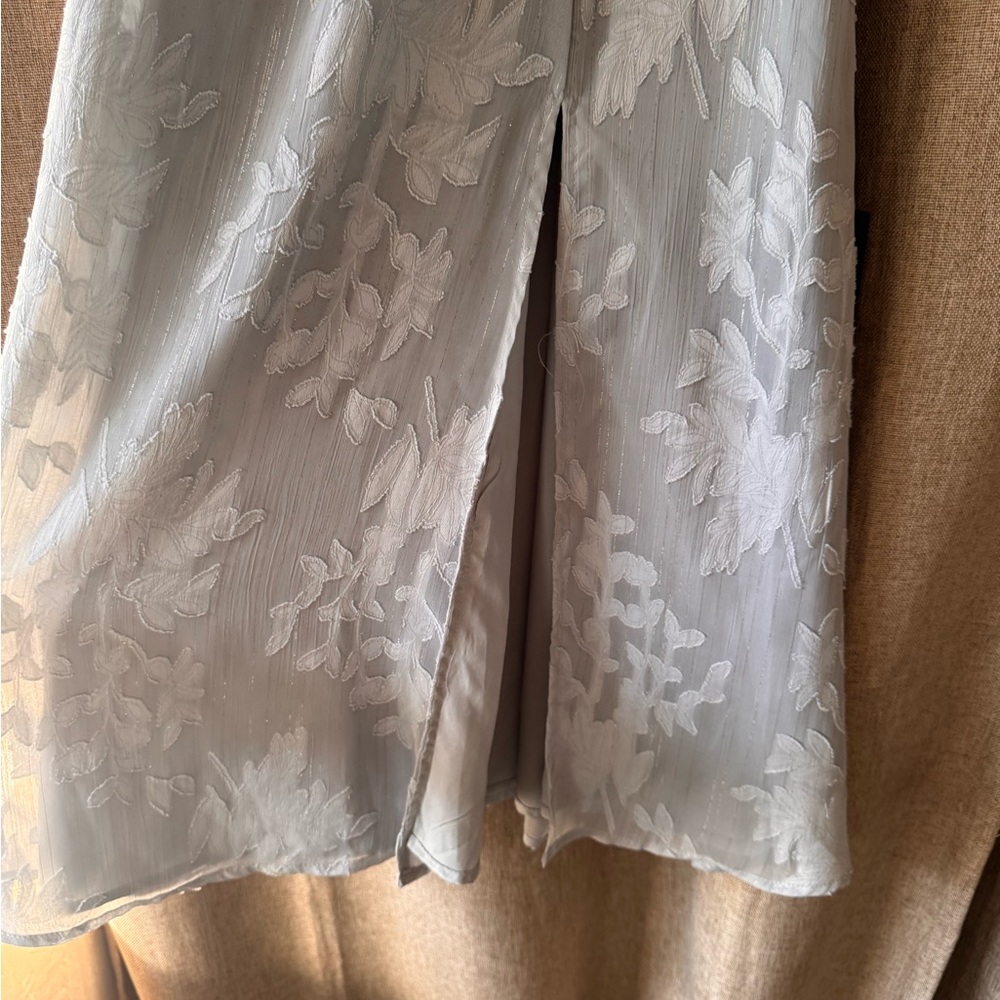 NWT Lulu's Light Blue Floral Midi Dress - Picture 2 of 11